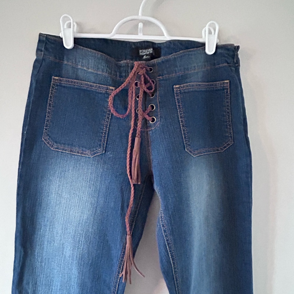 FOREVER 21 • Retro 70’s Bell Bottom Jean • 28 - Picture 6 of 7
